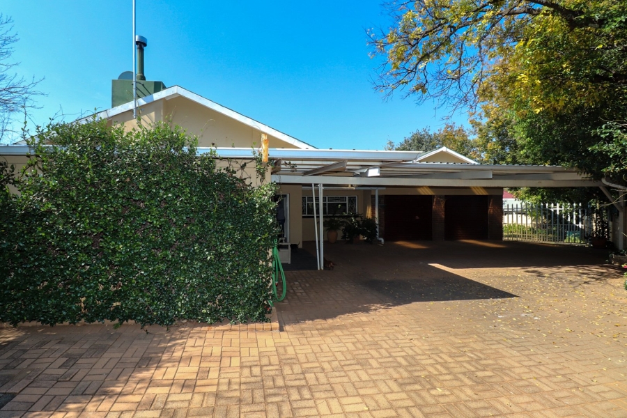 4 Bedroom Property for Sale in Flamwood North West